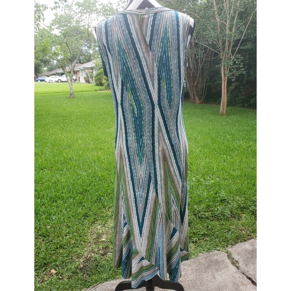 Dress - Picture 2 of 5